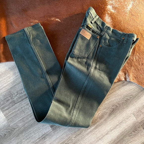 Womens Green Wranglers - Picture 3 of 5